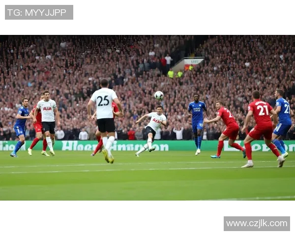 小型足球场的魅力与发展潜力探讨及其对社区体育文化的影响